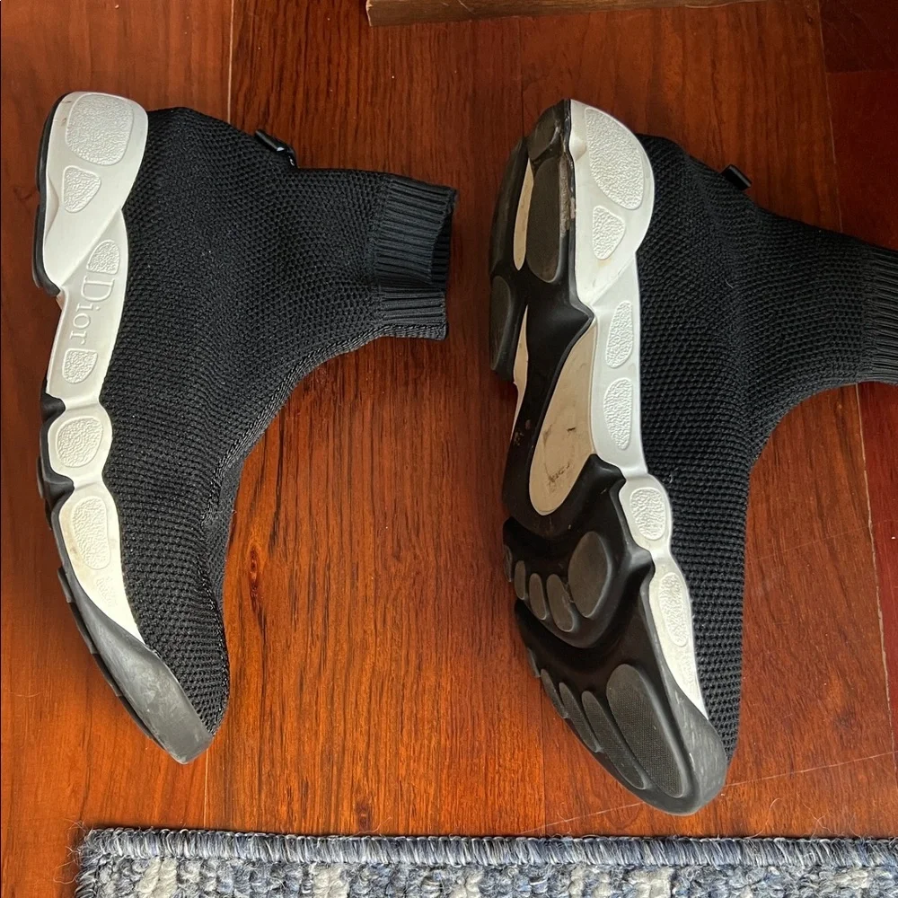 Dior Black and White High-Top Sneakers - Picture 7 of 7